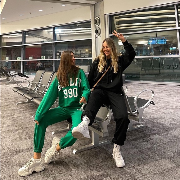 𝗡𝗪𝗧 𝗭𝗮𝗿𝗮 • Varsity Jogger Pants - Picture 3 of 16